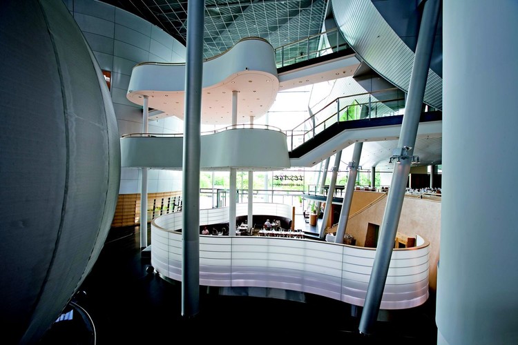 Szklana fabryka Volkswagena w Dreźnie kończy 10 lat