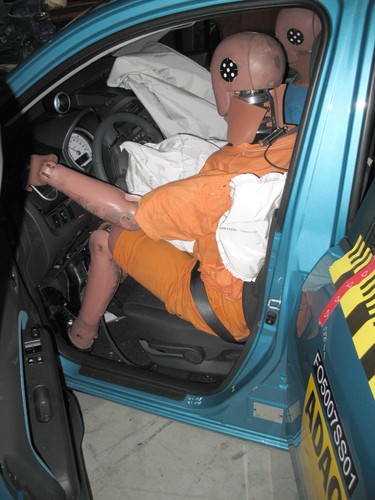 Suzuki Splash - chroni kierowcę lepiej niż wielkie półciężarówki