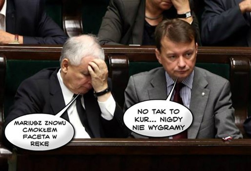 Jarosław Kaczyński znów jest obiektem żartów po tym, jak próbował pocałować mężczyznę w rękę.