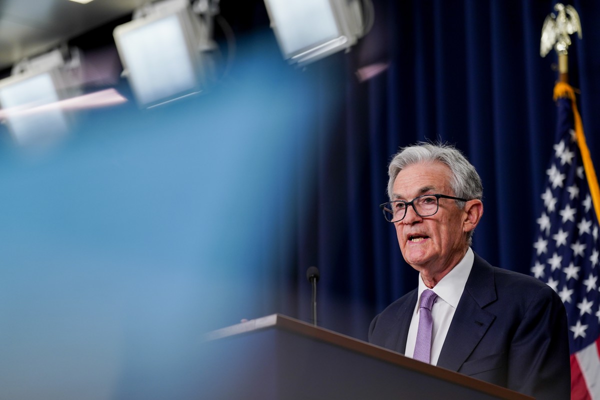Stopy procentowe w dół bardziej, niż się spodziewano. Fed zdecydował. Za zdj. Jerome Powell, przewodniczący Fed