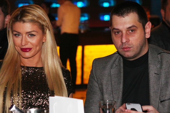 Sandra Obradović ga prijavila za nasilje, pa TRAŽIO DA KAZNU SLUŽI U NJENOM STANU Ko je Vladimir Babić, osuđeni za ubistvo Skoleta: Brat mu je Zvicerova desna ruka, ovako se branio na sudu