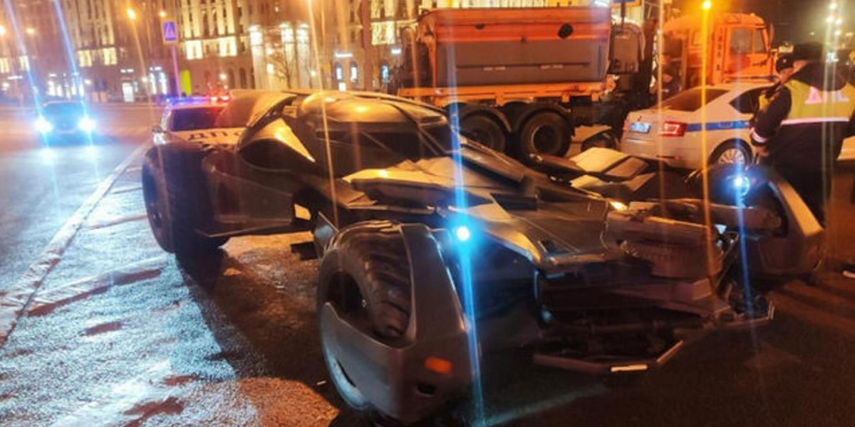 „Batmobil" na ulicach Moskwy