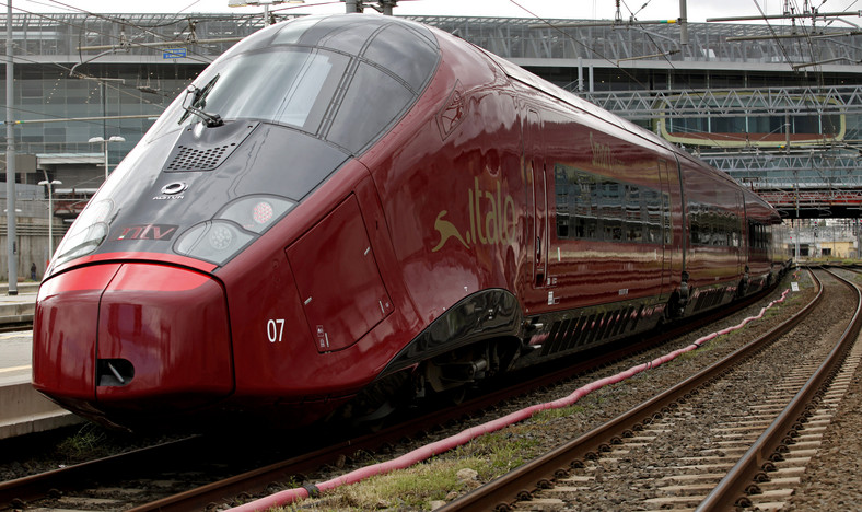 Italo - najszybszy i uważany za najpiękniejszy włoski pociąg osiągający predkość 300 km na godzinę, zbudowany we współpracy z firmą Ferrari..