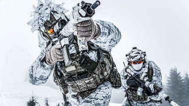 putin wciąż umacnia arktyczną fortecę. to najbardziej zmilitaryzowany