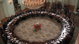 w pałacu prezydenckim demontują okrągły stół. nawrocki: skończył się w