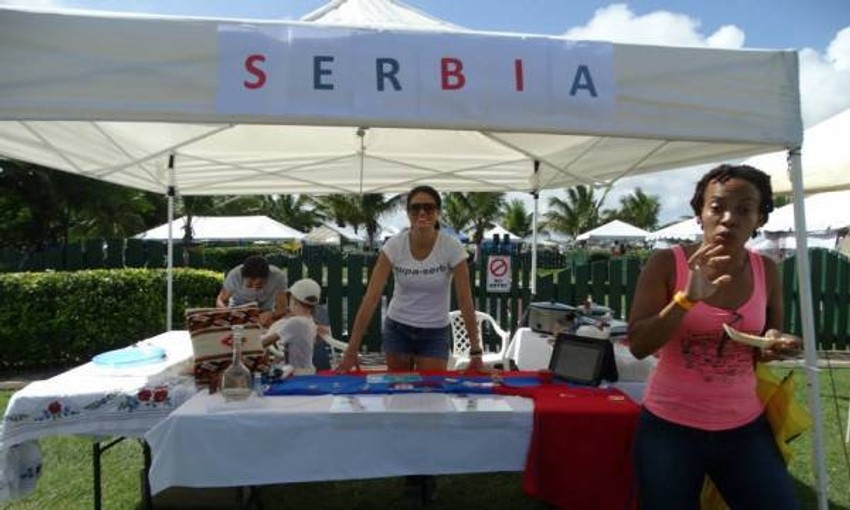 Srpski štand sa ćevapima