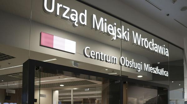 Pojazd można zarejestrować m.in. w Centrum Obsługi Mieszkańca VI w Magnolia Park przy ul. Legnickiej 58.