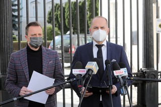 Joński i Szczerba: Szczepionki są dla PiS paliwem wyborczym