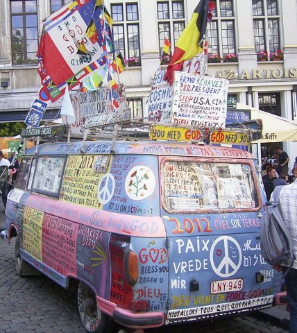 Obdżektor: hipisowski flower-power bus, fot. Johannes Aubele by de:Benutzer:Joooo, CC BY-SA 3.0