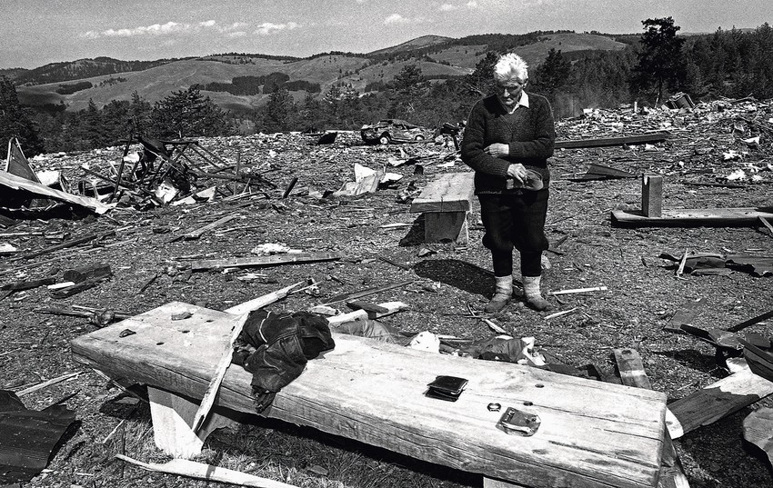 Otac jednog od trojice poginulih mladića na mestu nesreće na Torniku