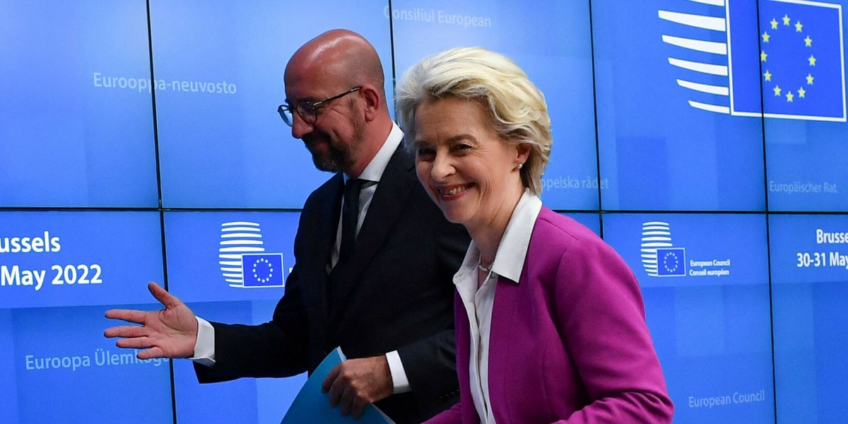 Przewodnicząca Komisji Europejskiej Ursula von der Leyen i przewodniczący Rady Europejskiej Charles Michel.