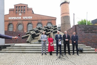 Grzegorz Braun stracił immunitet Parlamentu Europejskiego. Chodzi o aferę z gaśnicą