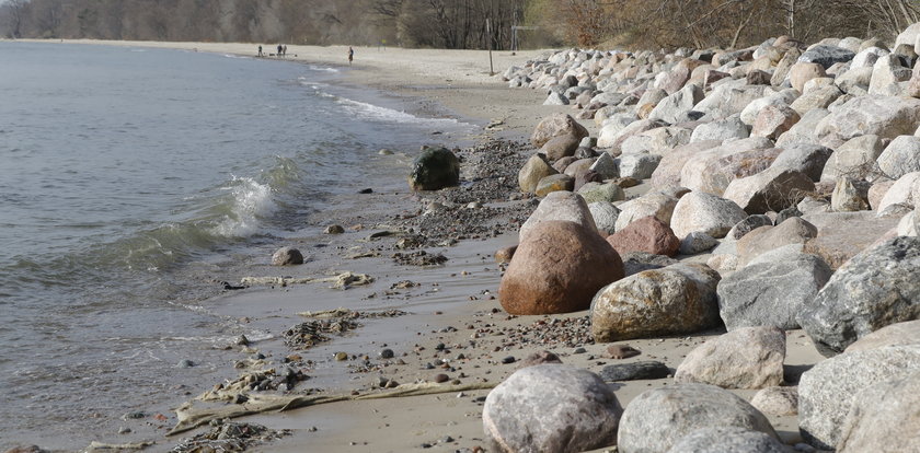 W czerwcu ruszy odbudowa plaży w Orłowie. Zniszczyły ją sztormy! Potrzeba wielu ton piasku