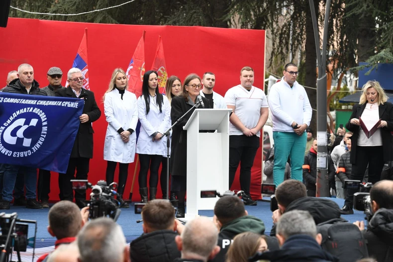 Svetlana Stević, upravnica Narodnih kuhinja na KiM, kaže da ljudi traže samo pravo na život i golo parče hleba