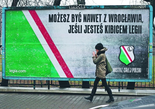 Bez dobrego marketingu nie ma biznesu na futbolu. Jednak specjaliści mają wątpliwości, czy ta kampania przełoży się na pieniądze Krzysztof Żuczkowski/Forum