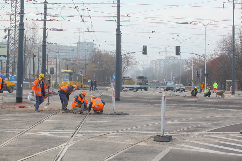 Ostatnie prace na Mokotowie. W niedzielę drogowcy otworzą Wołoską