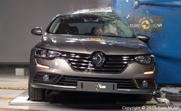 Nalot na fabryki Renault. Francuski producent podejrzany o oszustwa. Akcje spadają
