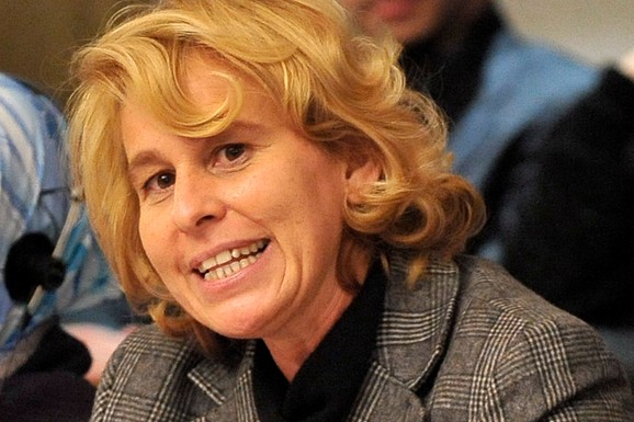 "STVARA SE PLODNO TLO ZA TIHO RASELJAVANJE" Italijanska senatorka: Zabrinutost Srba na Kosovu realna, kada zakoni otežavaju život - reč je o političkom pitanju