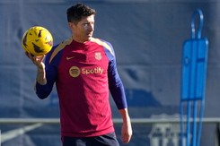 Robert Lewandowski prosił Xaviego, by został w Barcelonie