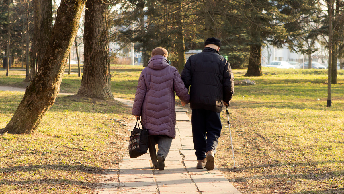 Handlowcy oszukują seniorów. Ludzi trzeba przed tym ostrzegać