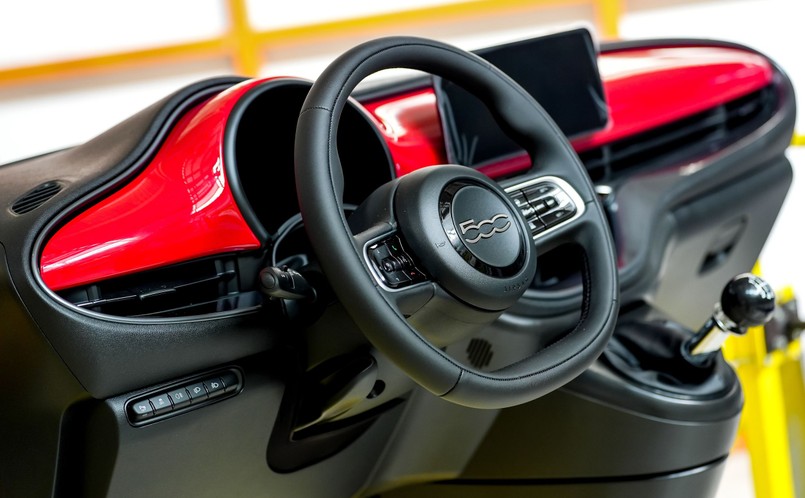 Novo híbrido Fiat 500