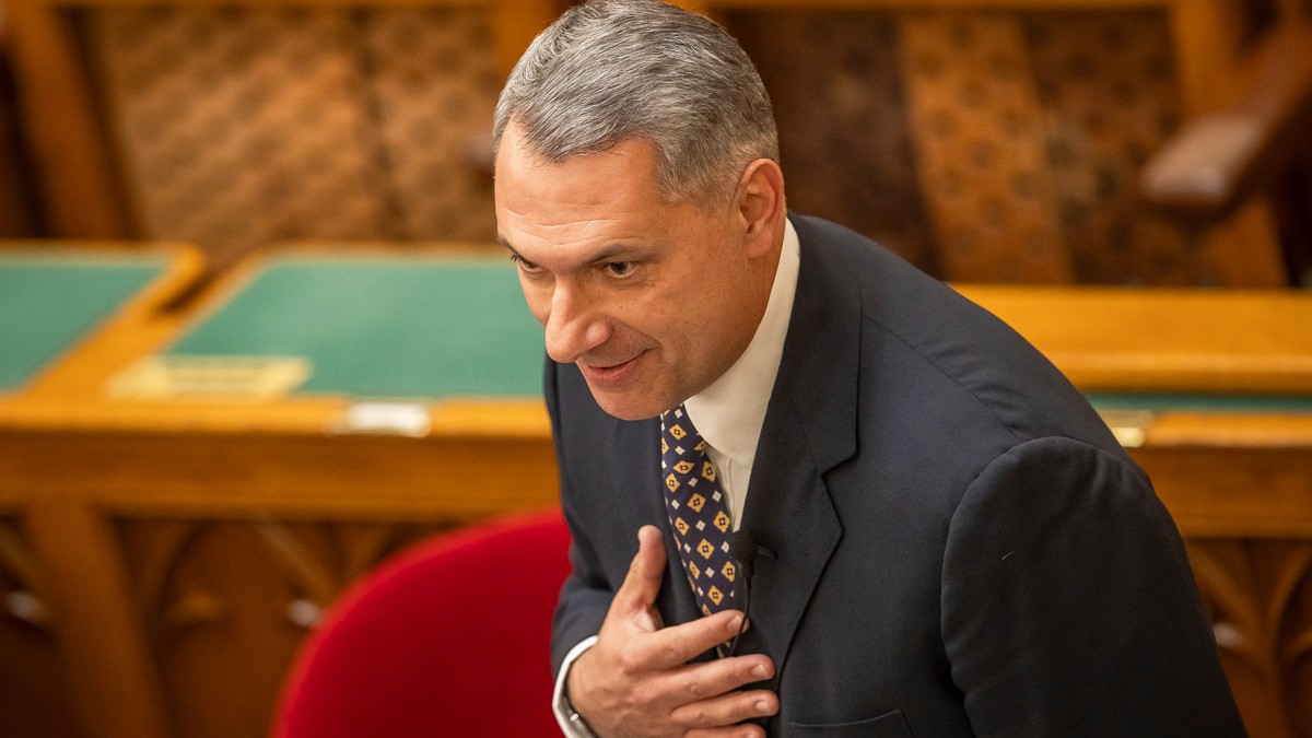 „Meghallgatjuk egymást, megbeszéljük, megoldást találunk” – Lázár János tüntetőkkel találkozott Budapesten: nagy tervek kerültek szóba