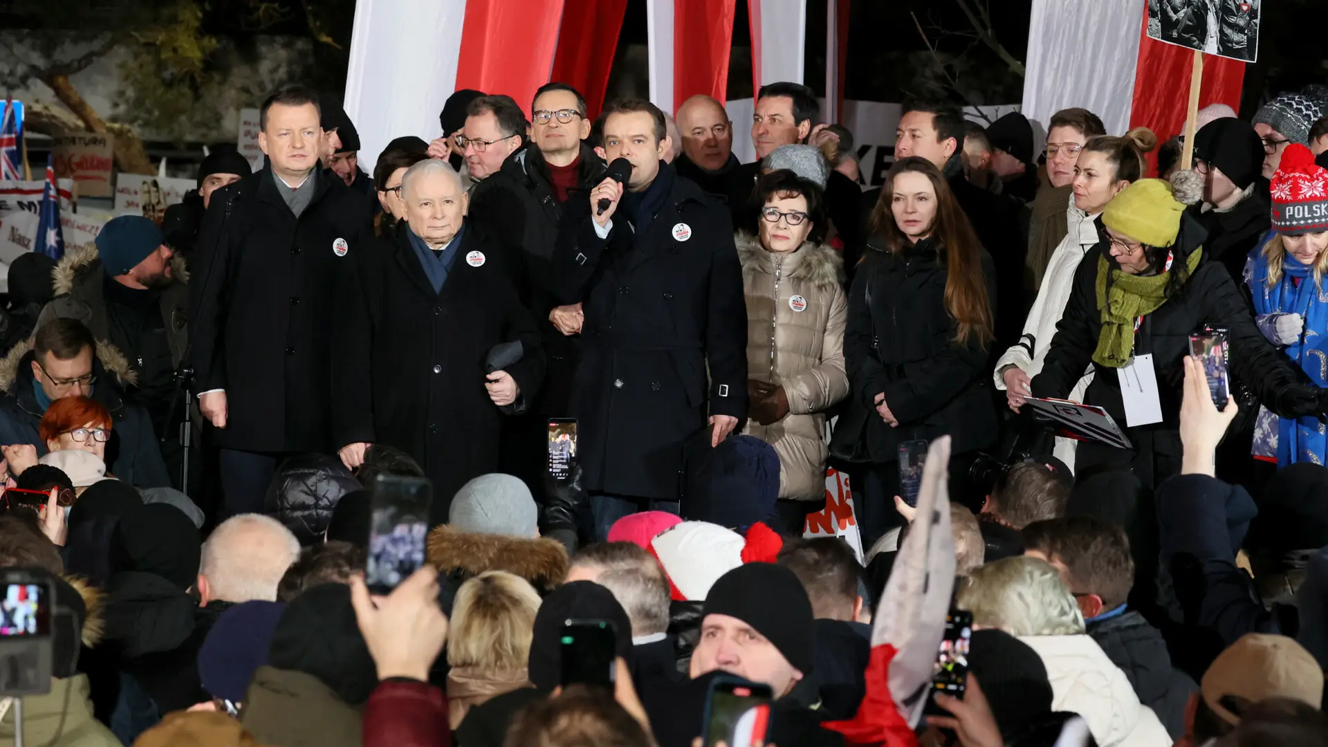 Zaskakujący pasek TVN-u z relacji protestu. "W obronie propagandy"