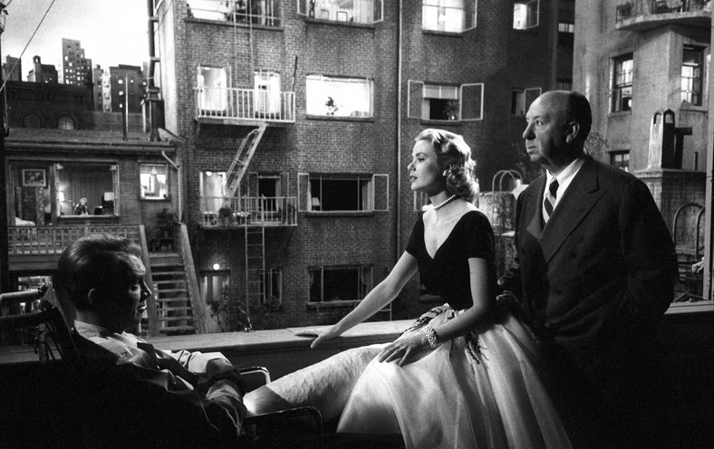 James Stewart i Grace Kelly w filmie Alfreda Hitchcocka "Okno na podwórze"