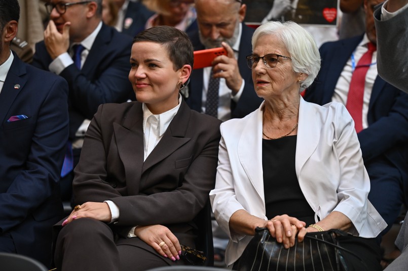 Danuta Wałęsa i min. Marta Cienkowska podczas uroczystości w Gdańsku