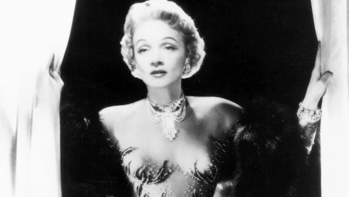 W niedzielę przypada 20. rocznica śmierci Marleny Dietrich. Filmowe role, m.in. w "Błękitnym aniele", uczyniły z niej ikonę kina. Do historii przeszły również jej piosenki: "Lili Marleen", "Where Have All the Flowers Gone", "Falling in Love Again".