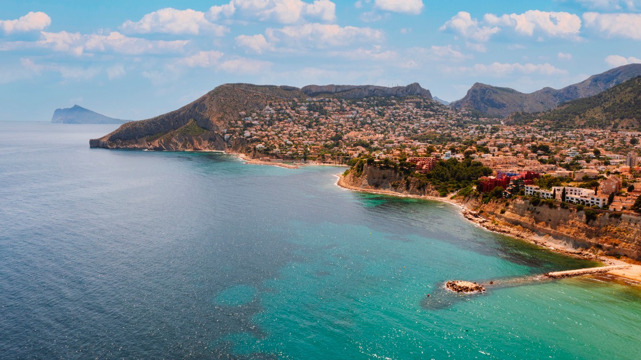 Mesto Calp na ostrove Costa Blanca