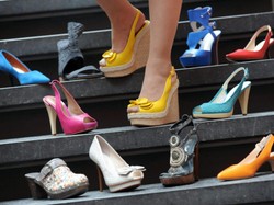 Fason nie ma znaczenia! Kobiety świadomie katują się niewygodnymi butami