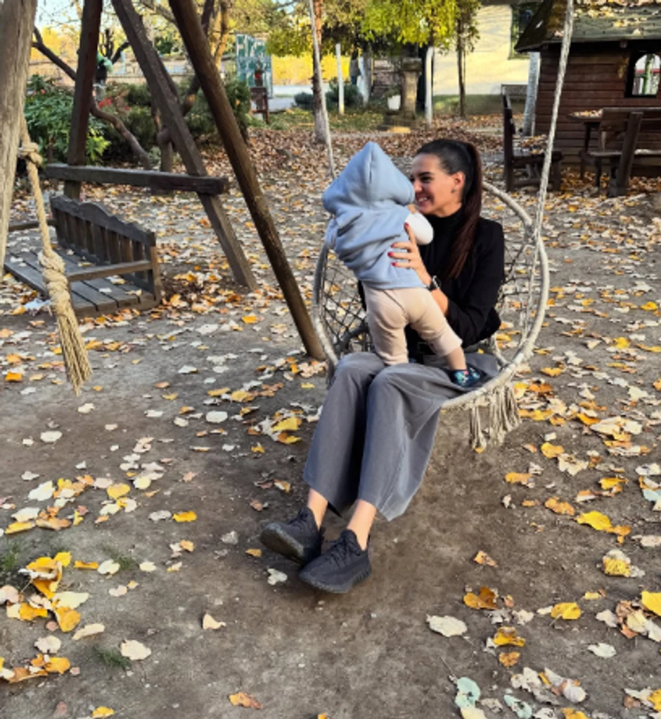 Jovana i Bogdan sa sinom otišli u etno selo