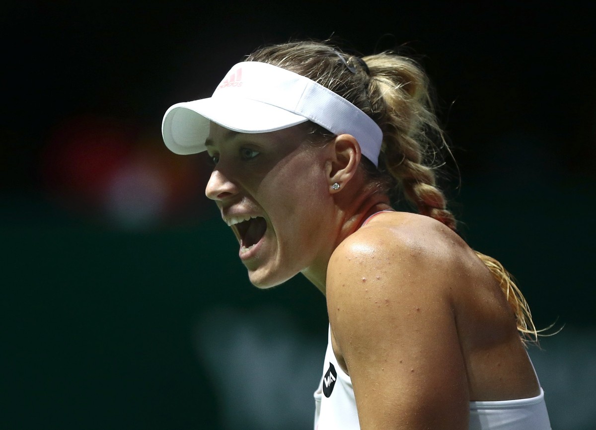 WTA Finals: Kerber pokonała Halep i jest blisko półfinału