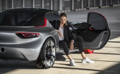 Opel ujawnił nowy model. Astra z Gliwic to za mało. Mamy pierwsze FOTO