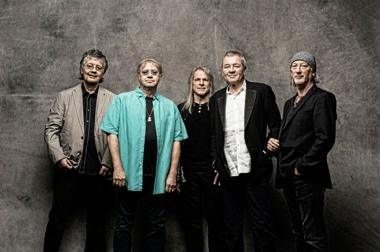 Deep Purple. Legenda rocka jest w trasie, którą sama nazwała Long Goodbye Tour. Pożegnanie z polską publicznością będzie miało miejsce w Krakowie, 1 lipca. Zespół, który ma swym repertuarze takie hity jak „Smoke On The Water” czy „Child In Time” jest w wyśmienitej formie. Bilety kosztują 199 złotych.