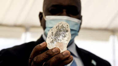 W Botswanie górnicy wykopali gigantyczny diament
