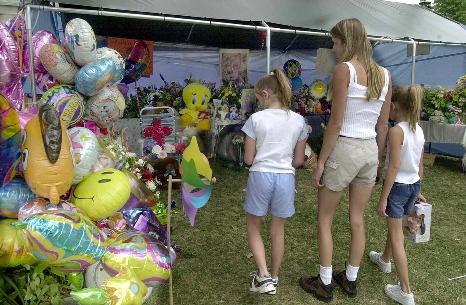 Memorijal za Kasandru Vilijamson u Veli Parku u julu 2002.