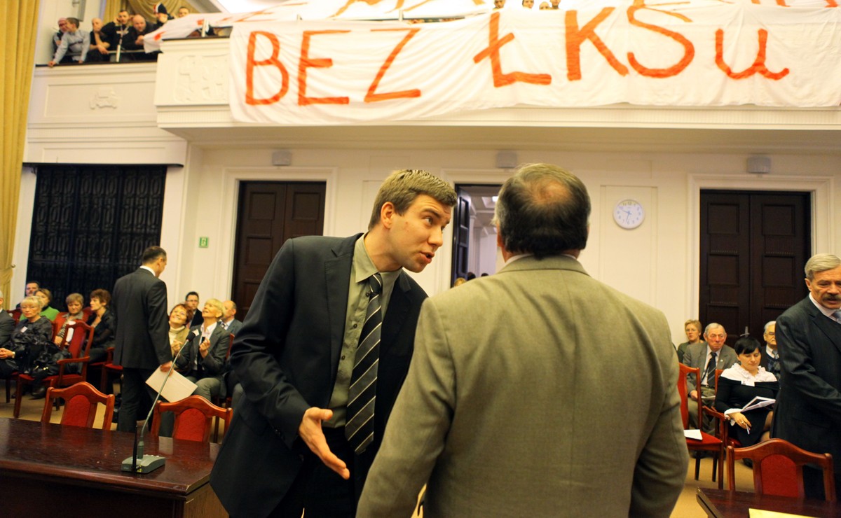 Burza po wpisie radnego PO. Ten tłumaczy: Wychowałem się na osiedlu, zawsze słuchałem hip-hopu