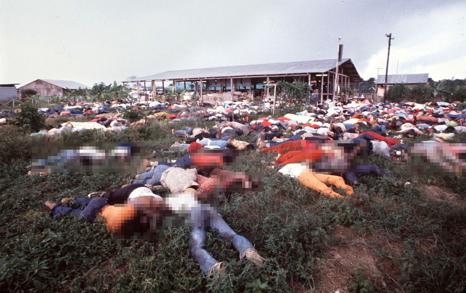 Ofiary sekty Jima Jonesa po masowym samobójstwie