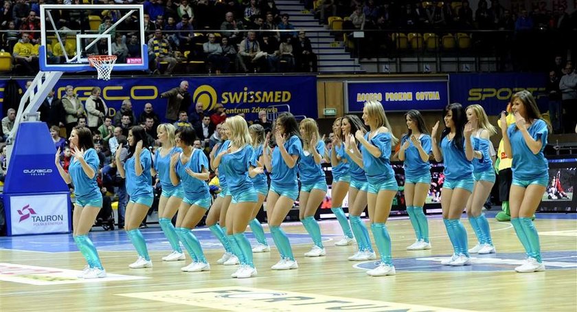 Ponętne cheerleaderki zaprezentują się w Barcelonie