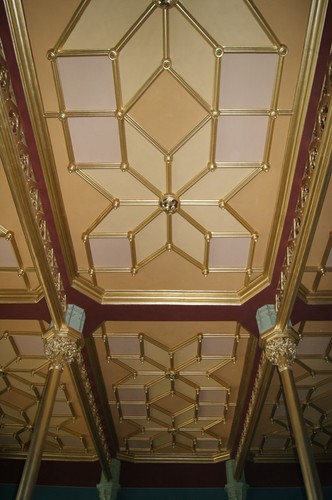 Jeden z odrestaurowanych stropów w budynku Dworca Głównego we Wrocławiu