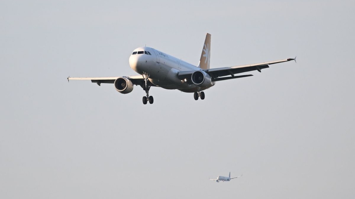 Compania aeriană românească care și-a cerut intrarea în insolvență: ce se întâmplă cu zborurile de pe Otopeni și din Bacău