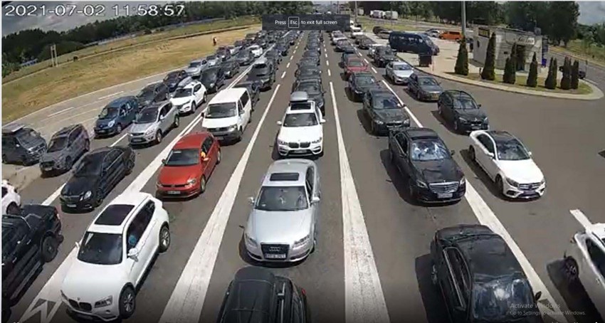 Preko Batrovaca od sinoć do jutros u Srbiju ušlo 8.000 turista u 2.000 automobila