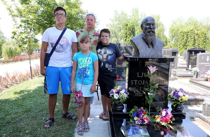 Luisova porodica na pomenu