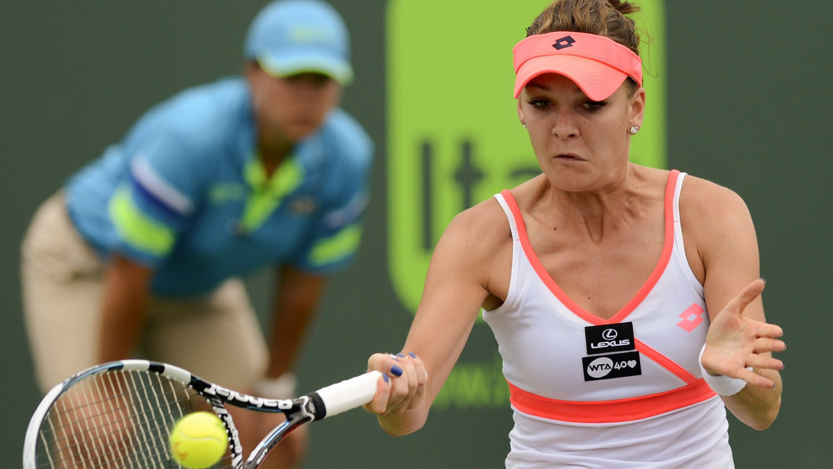 Agnieszka Radwańska nie zdołała awansować do finału turnieju WTA rozgrywanego na twardych kortach w Miami. Rozstawiona z numerem czwartym Polka przegrała z faworytką imprezy Amerykanką Sereną Williams 0:6, 3:6. Mecz trwał zaledwie 66 minut. Było to piąte spotkanie w karierze obu tenisistek. Wszystkie dotychczasowe mecze kończyły się wygraną Amerykanki.