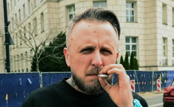 Nazwał dziennikarzy TVP "śmierdzącymi gnidami". Superstacja zawiesza program