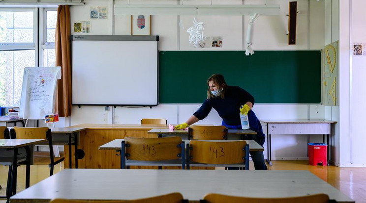 Mégsem kell 1,5 méteres távolságot tartani a tanórákon a minisztérium szerint / Fotó: MTI - Vasvári Tamás