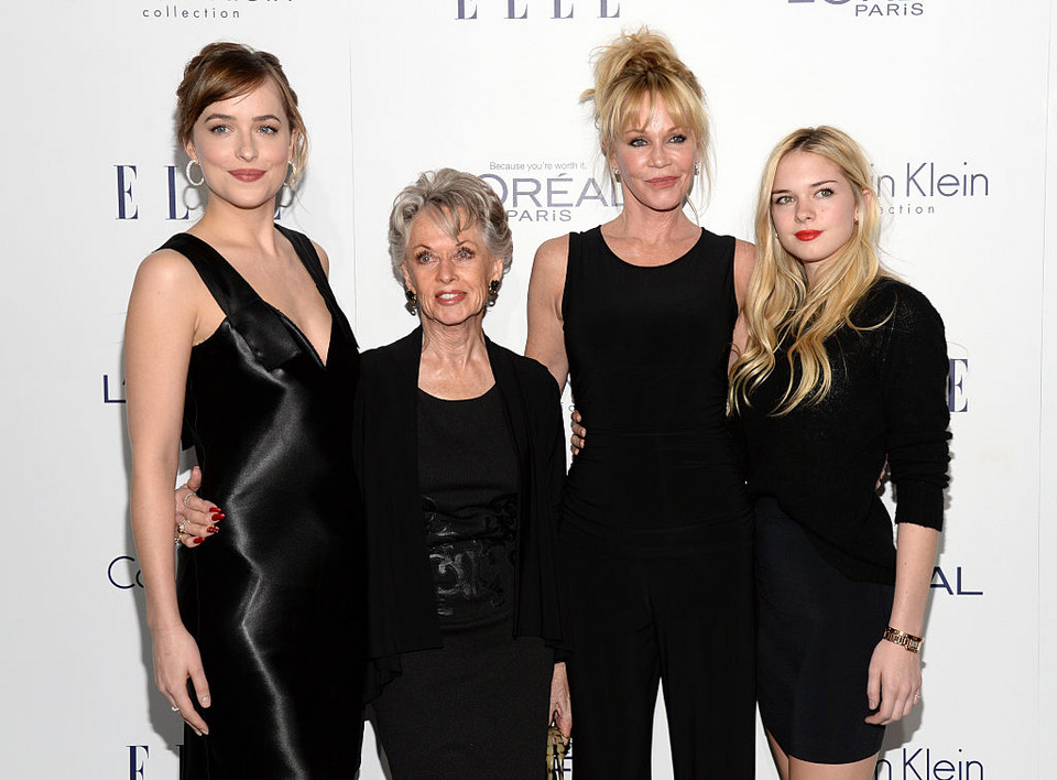 Tippi Hedren, Melanie Griffith i Dakota Johnson (na zdj. także Stella Banderas)