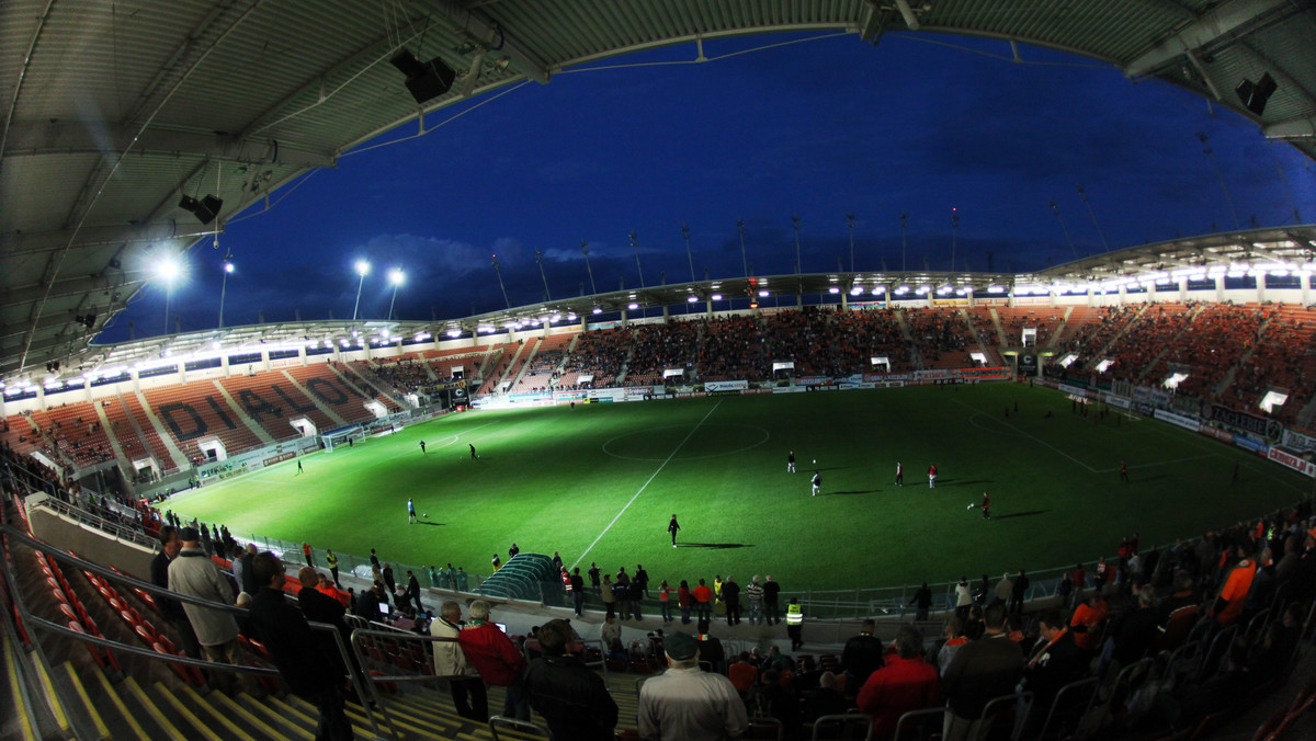 Na mecze Widzewa Łódź, Śląska Wrocław i Zagłębia Lubin nie będą mogli wejść kibice. Decyzjami wojewodów o zamknięciu stadionów oburzona jest Ekstraklasa SA.